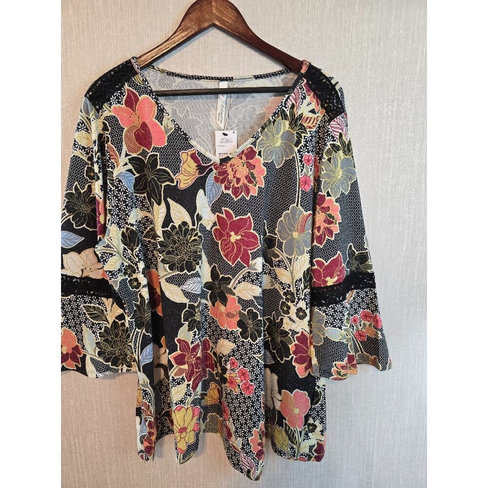 Floral V-Neck Tunic Top With Bell Sleeves & Lace‎ Accents Size 2X New